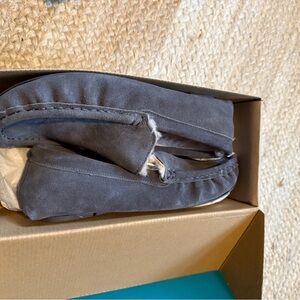 Men’s 11 Gray Suede Moccasin Slippers Pacas NEW IN BOX